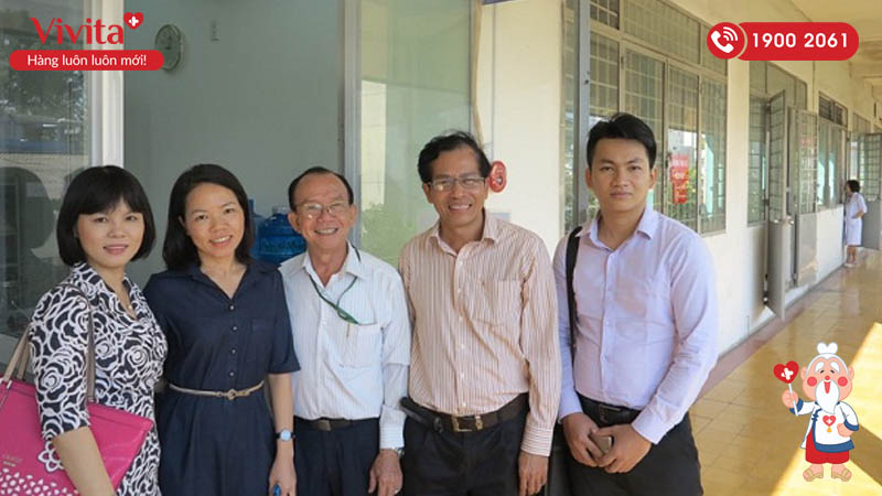 PGS.TS.BS Trần Thị Khánh Tường tại một buổi thẩm định cơ sở thực hành sau đại học ở Trung tâm Y tế Dự phòng Thành phố Hồ Chí Minh (bìa trái)