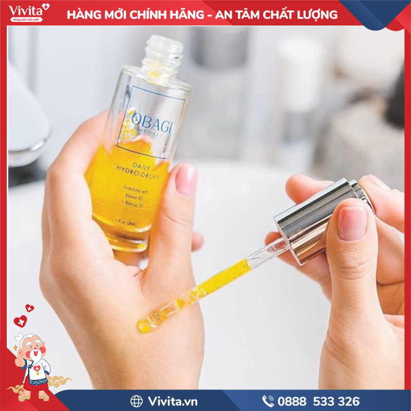 Có thể sử dụng vào ban đêm hoặc trước khi trang điểm để da căng mọng và bóng mượt hơn.