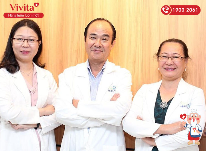 Bác sĩ Trần Thiện Vĩnh Quân cùng các bác sĩ Sản phụ khoa tại phòng khám Saigon Healthcare