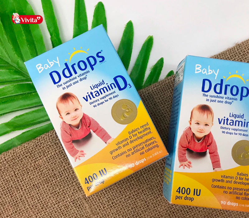 Baby Ddrops Vitamin D3 là sản phẩm cung cấp 400IU vitamin D3 trong mỗi giọt cho trẻ sơ sinh. Được sản xuất tại Mỹ bởi hãng Drops