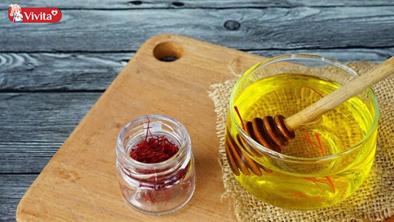 Cách pha nhụy hoa nghệ tây Saffron với mật ong